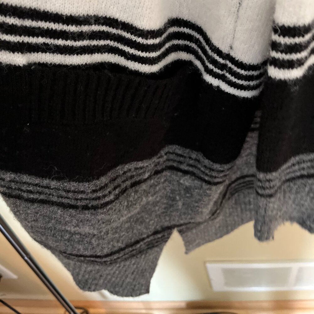 Trim True Women's Black/White/Gray Striped Cardigan Size 12-14 - Picture 7 of 9